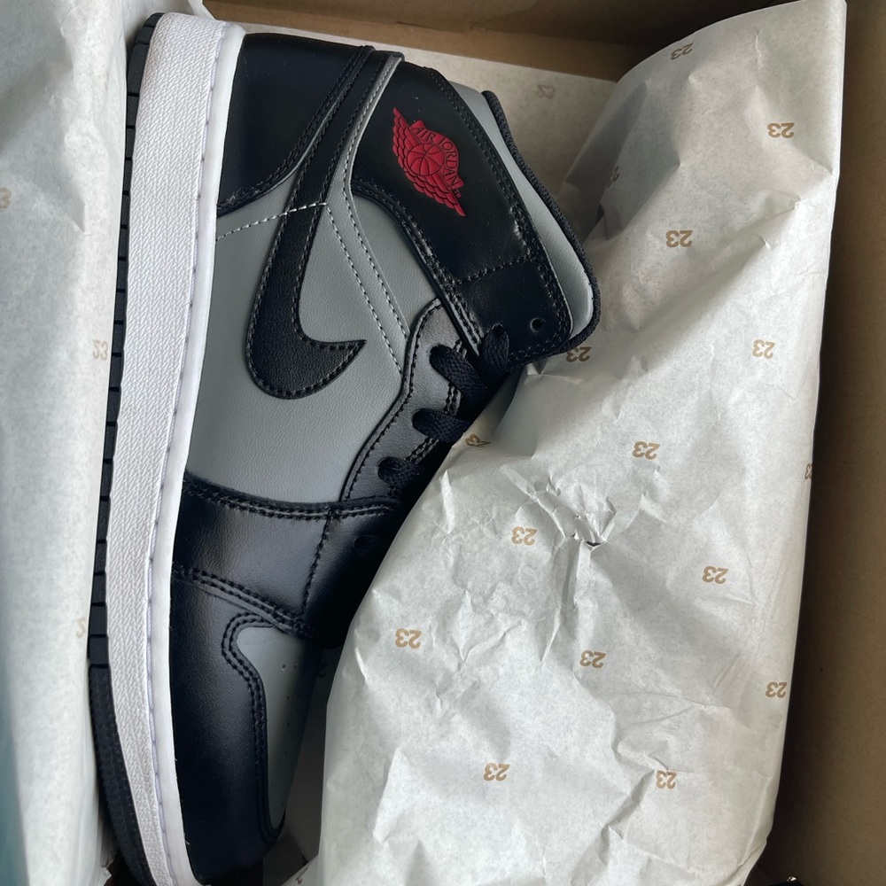 Jordan 1 Mid